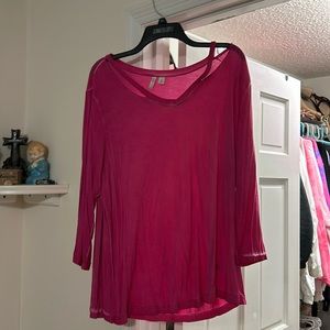 💕💕💕💕Super cute top 💕💕💕💕 GENTLY USED!